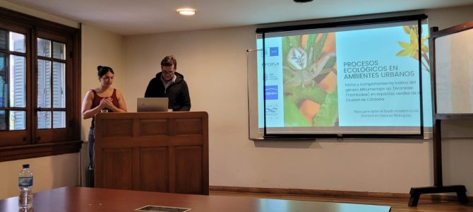 Integrante del CREAN presentó su tesis de doctorado: Procesos ecológicos en ambientes urbanos: Nicho y comportamiento trófico del género Misumenops sp. (Araneae: Thomisidae) en espacios verdes de la Ciudad de Córdoba.